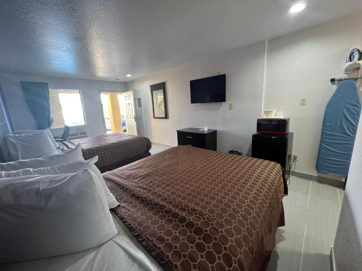 Country Hill Inn & Suite Eagle Pass Exteriér fotografie